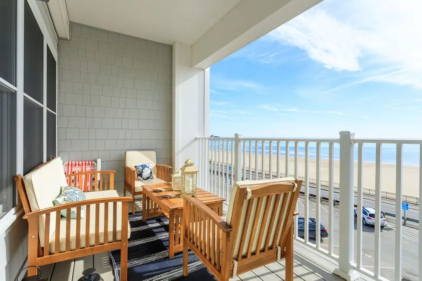 Summer bliss in our Hampton Beach oceanfront 2BR condo awaits! - Image 1