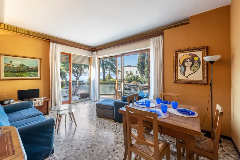 Spiaggia d'oro Apartment Lake View - Image 1
