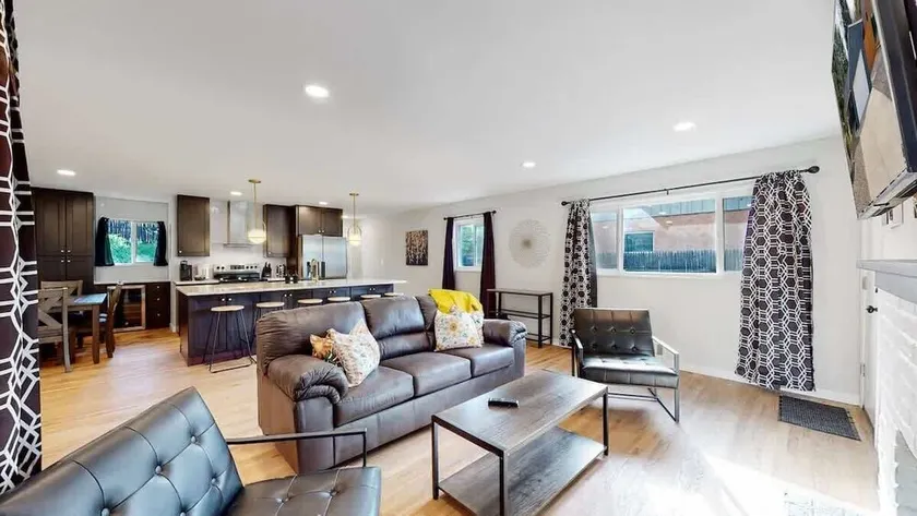 Spacious Family Retreat in Denver - Image 1