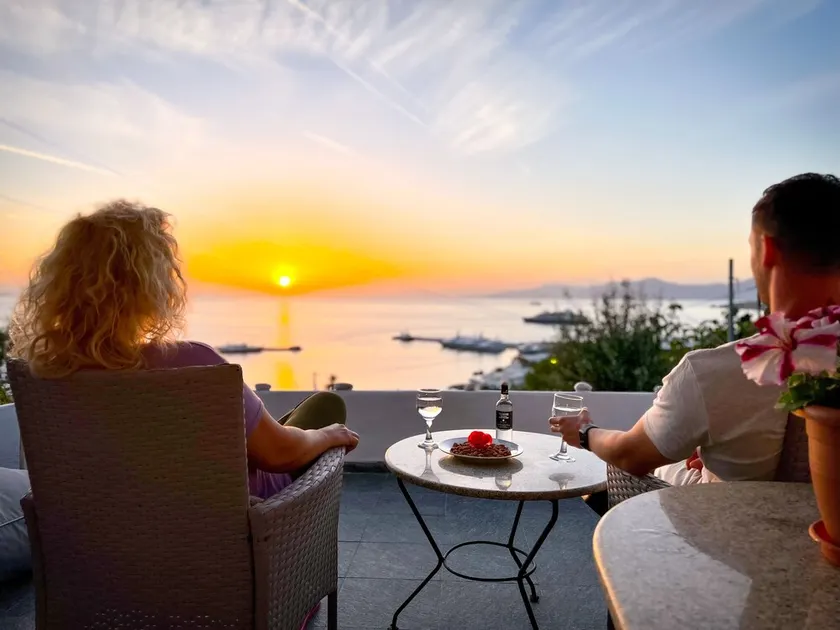 Stay in the Heart of Mikonos City with amazing view in Garden Suite Natasa - Image 1