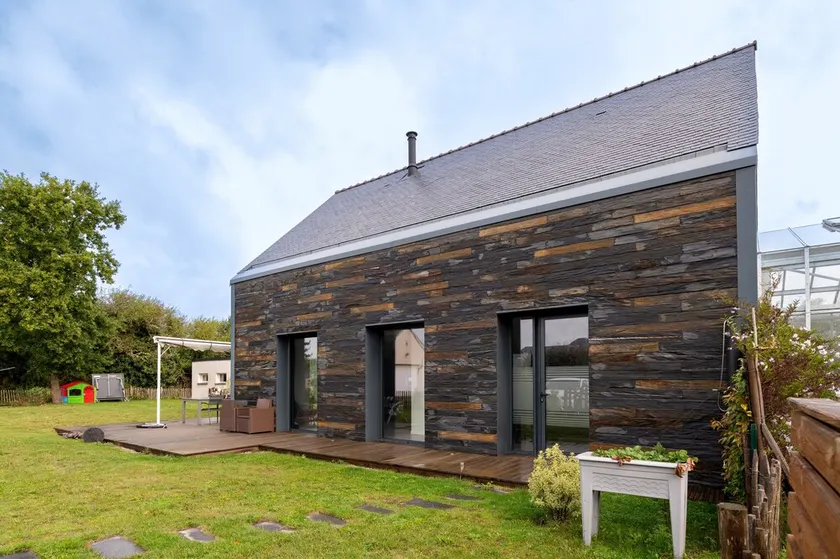 Grande maison bord de Mer - Image 1