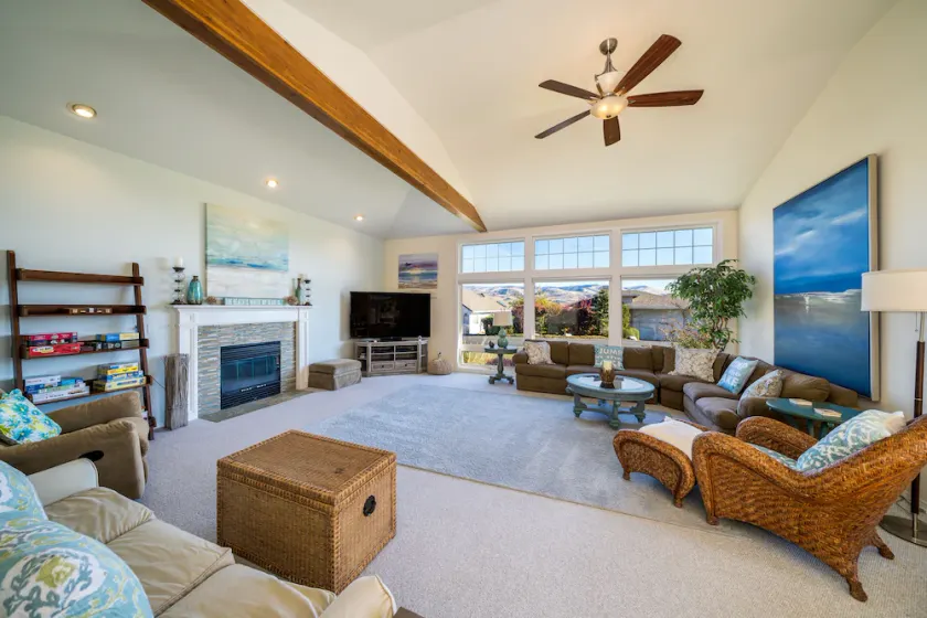 Wapato Point Haus, ebenerdig, 4 Schlafzimmer, 3 Badezimmer, Schlafplätze für 12, nahe Waterfront Park - Image 1
