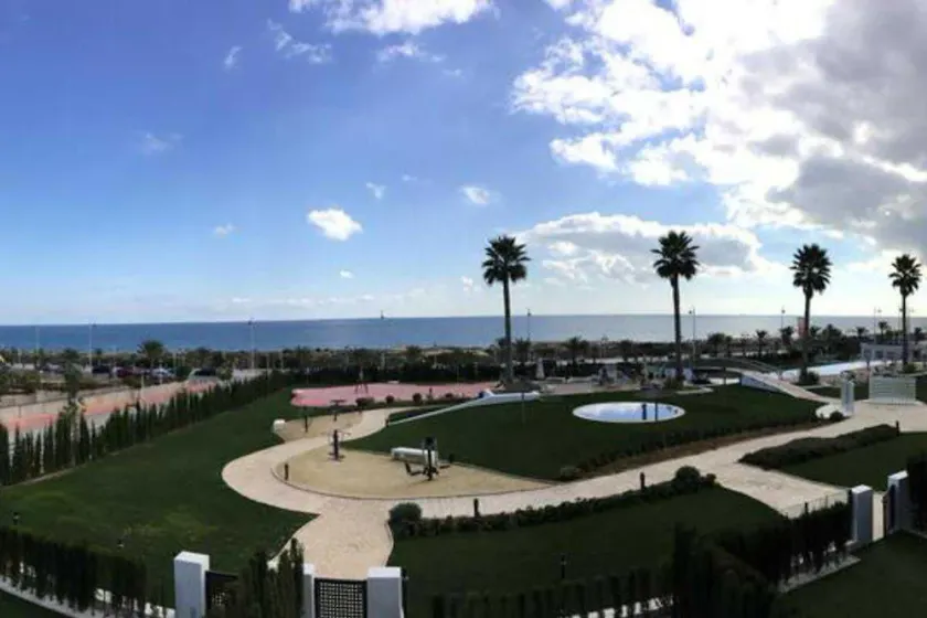 Réservez 28 jours maintenant et obtenez au moins 60% de réduction dans cette maison de ville à Arenales del Sol - Image 1