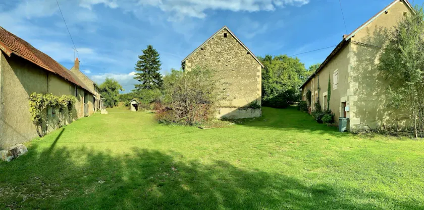 Comfortable country house - Image 1