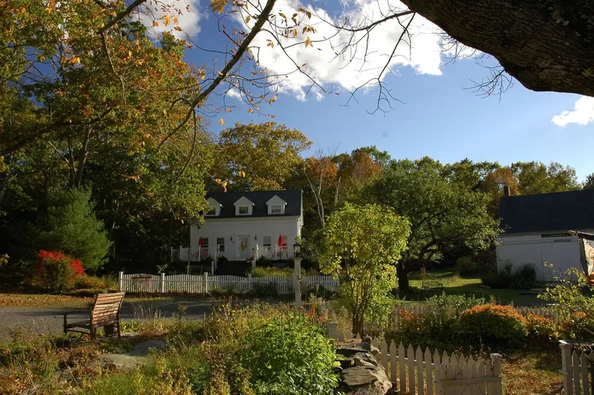 PRIS REDUCERET Charmerende 5BR Waterfront Cape på 15 hektar stor ejendom - Image 1