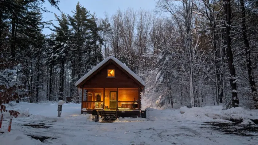 Getaway Lodge with HOT TUB - Image 1