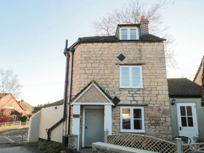 The Corner Cottage - Image 1