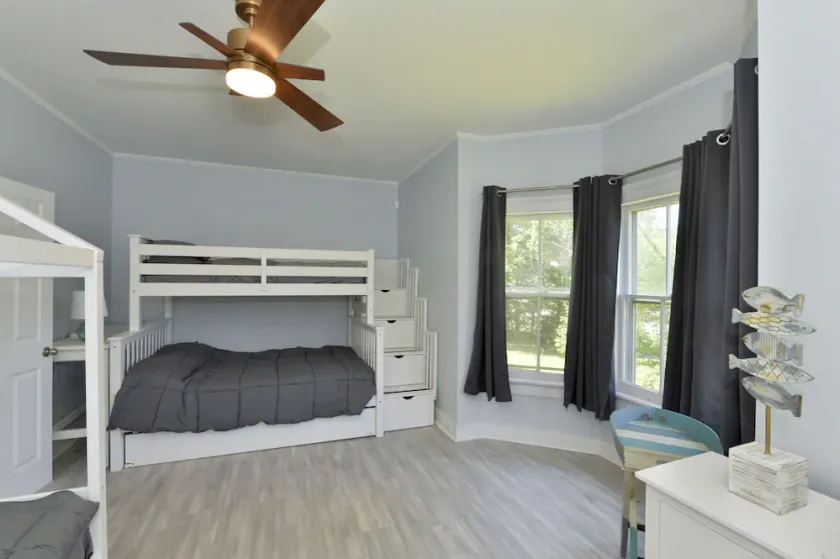 Entire 1 Bedroom Apartment in Lovely Family Vacation Lake House. Pets welcome! - Image 1