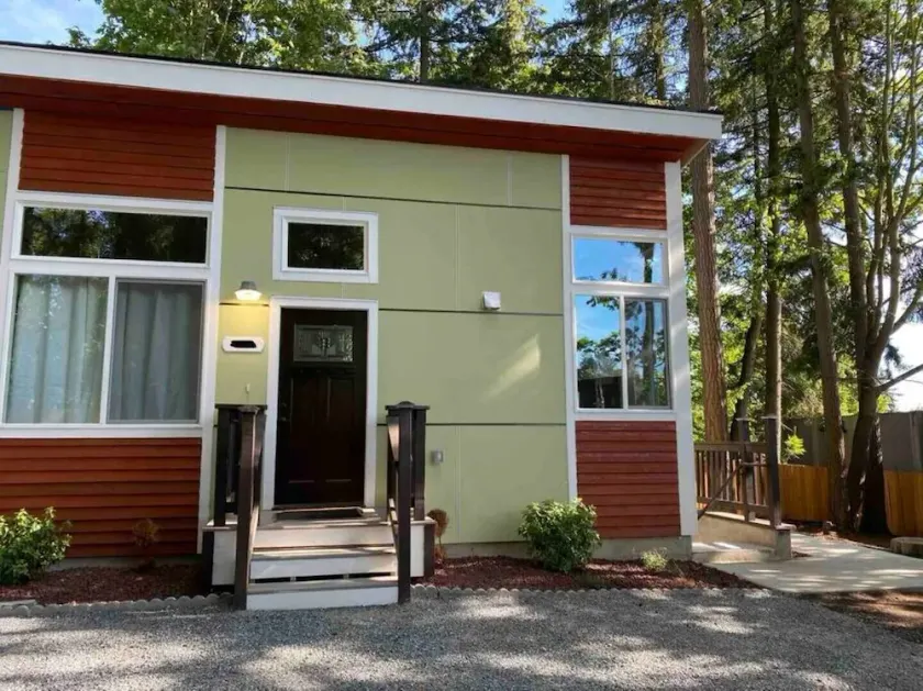 Upscale Modern Private Cottage - Image 1