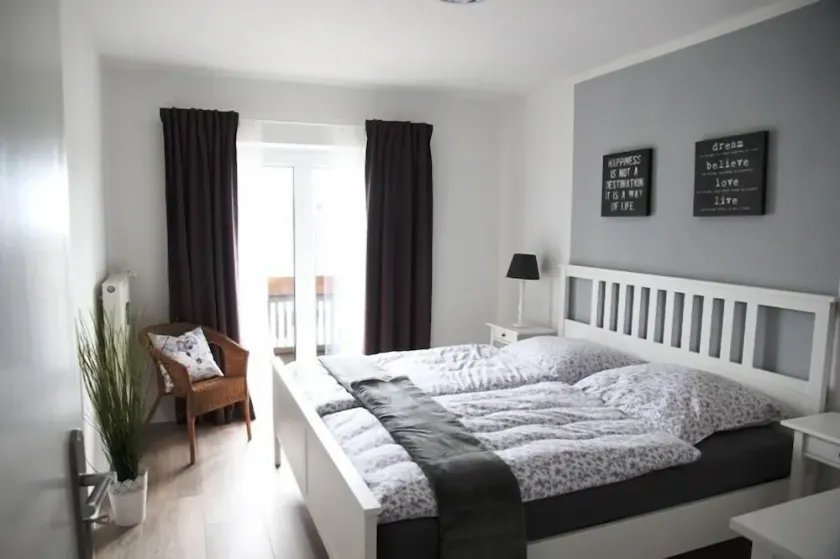 Ferienwohnung Alpenparadies mit Balkon und Ausblick - Image 1