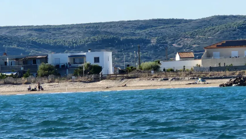 Mediterranean house on the beach - Image 1
