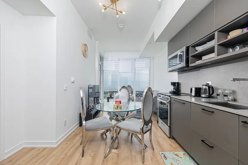Lakeview Penthouse - Image 1