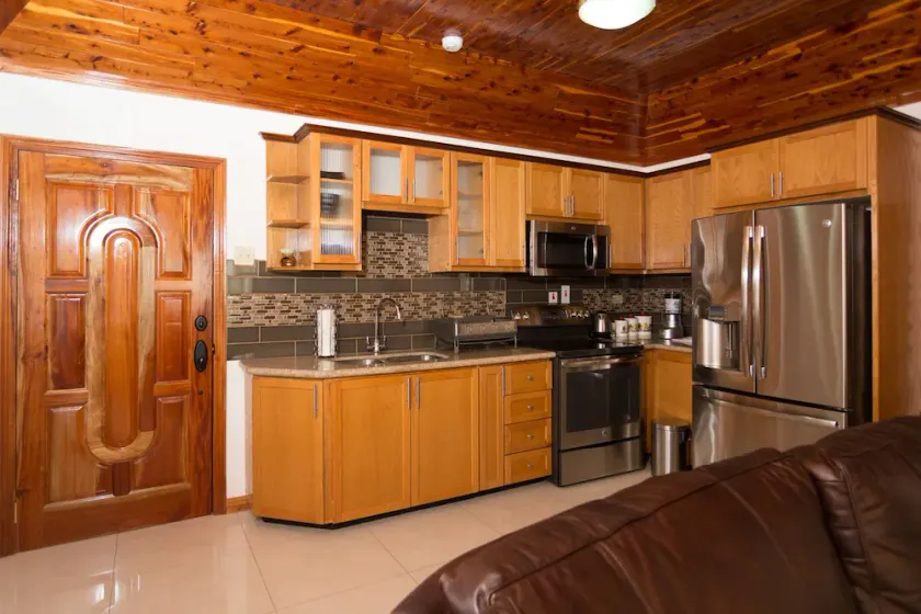 New Kingston Guest Apt at Fairway - Image 1