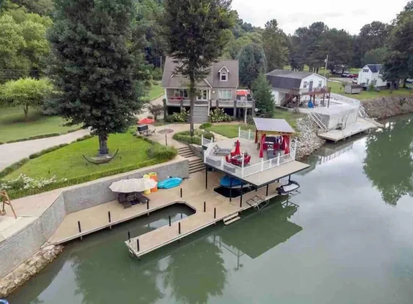 Pet Friendly, Wilson Lake, Dock, Boat Launch, 2 Slips, 4 bed 4 bath, lake view - Image 1