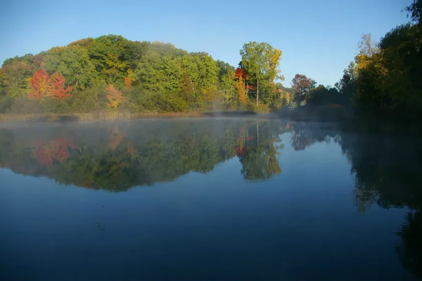 The Old Dam Inn - Ein geräumiger Rückzugsort am Wasser im Nordwesten von Michigan - Image 1