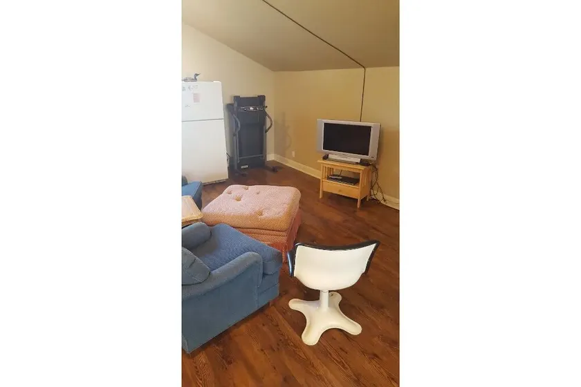 Quiet, Comfy Garage Apartment - Image 1