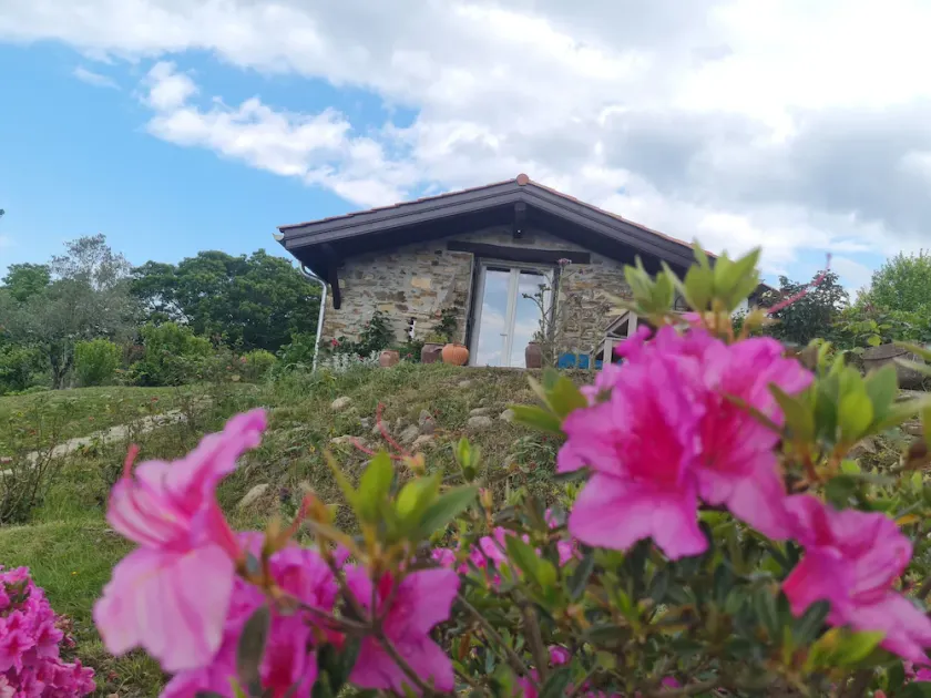Old restored sheepfold in Ainhoa - Image 1