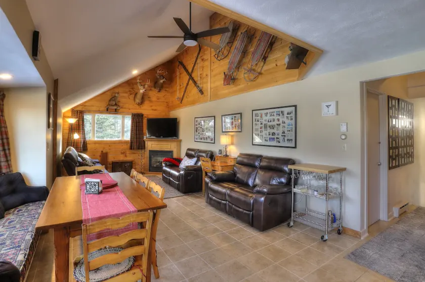 Saddleback - White Birch 74 - GREAT ski-in/out - Image 1