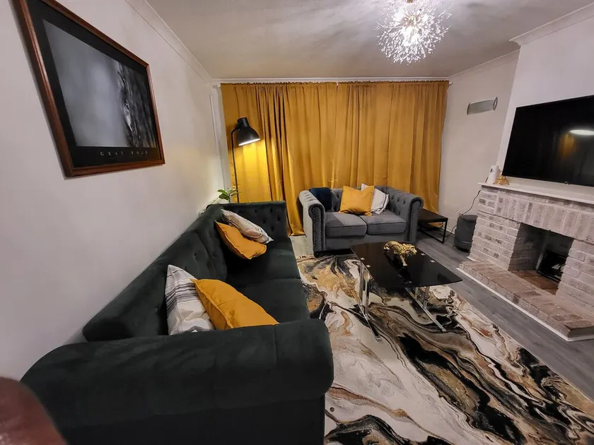 Charming 2-Bed Apartment in Grays - Image 1