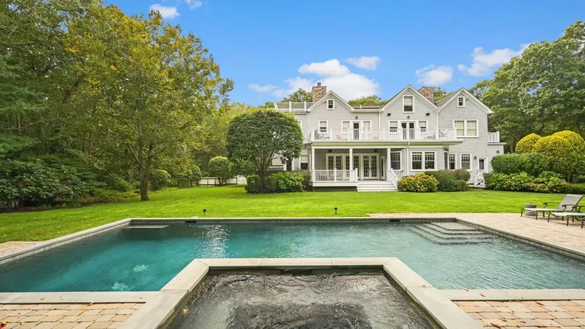 Beautiful home with private pool, hot tub, gym, pool table, ping pong, fire... - Image 1