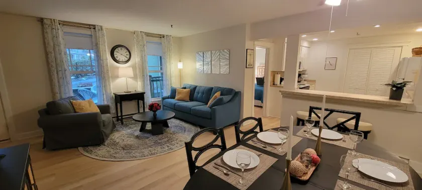 Aldine Bowman Suite STUNNING updated 2-bdrm w/lake views in the heart of CHQ! - Image 1