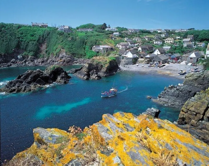 Jimmere Loft @ Cadgwith Cove-smuk udsigt over havet - Image 1