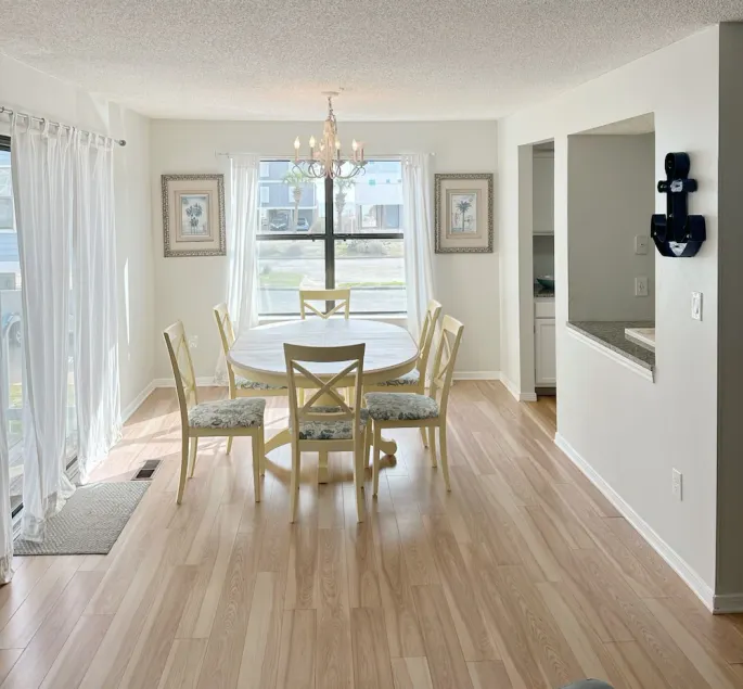 Pet Friendly 3 BR Condo across from beach! - Image 1
