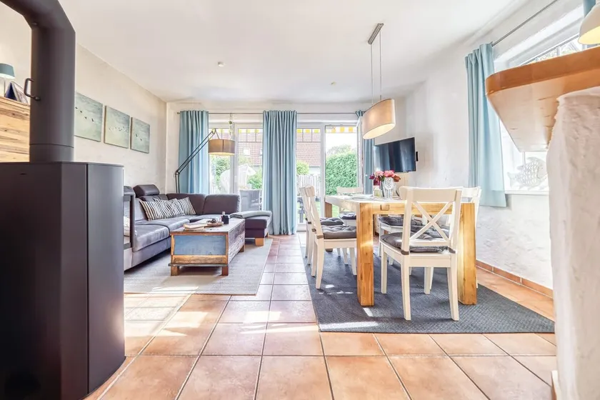 Garden, sauna, beach chair, fireplace, etc. Generous holiday house in a good location - Image 1