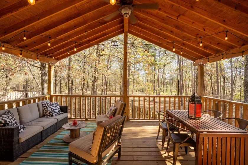 Cozy, Pet Friendly Home Steps from GFL - Image 1