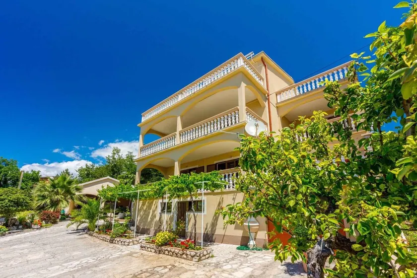 Studio with balcony for 2 people - Image 1