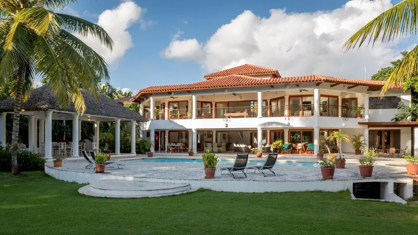 10,000 Sq.Ft, Ocean and Golf Course beautiful View Sleeps 14 - Image 1
