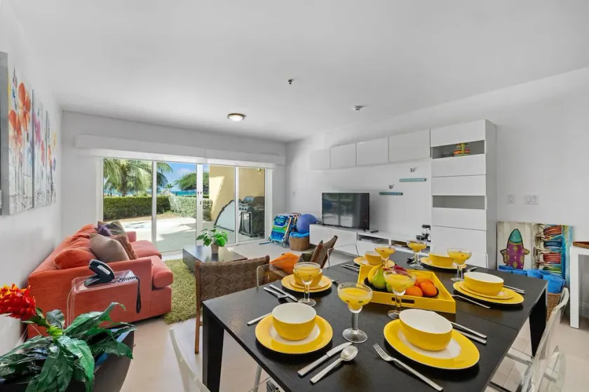 2BDR ground floor Condo with Terrrace! - Image 1