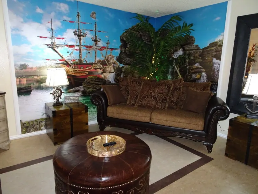 Treasure Island 2 Br Home, Garage, fenced in front yard, pet door, Wi-Fi - Image 1