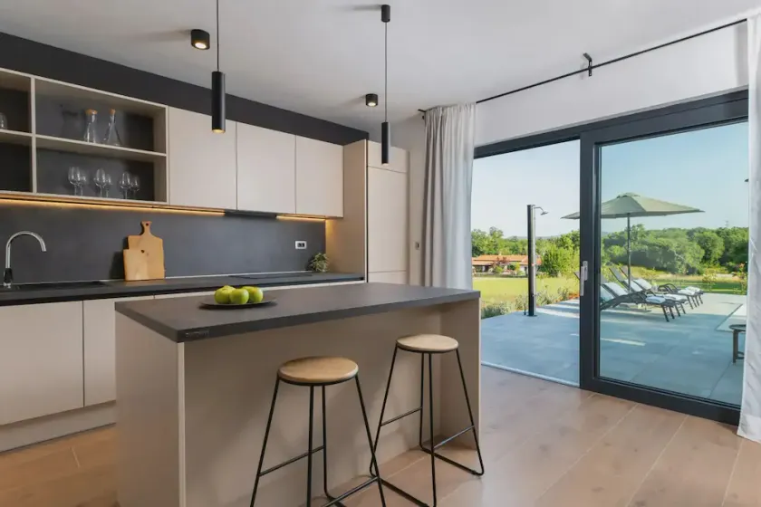 Photinia in Labin With 3 Bedrooms and 1 Bathrooms - Image 1