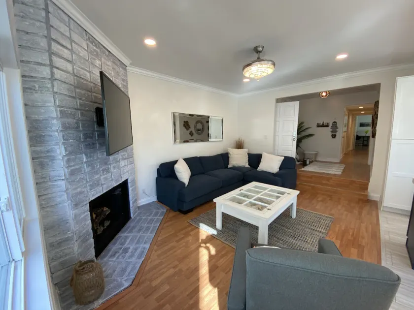 Hermosa Coastal Home - Image 1