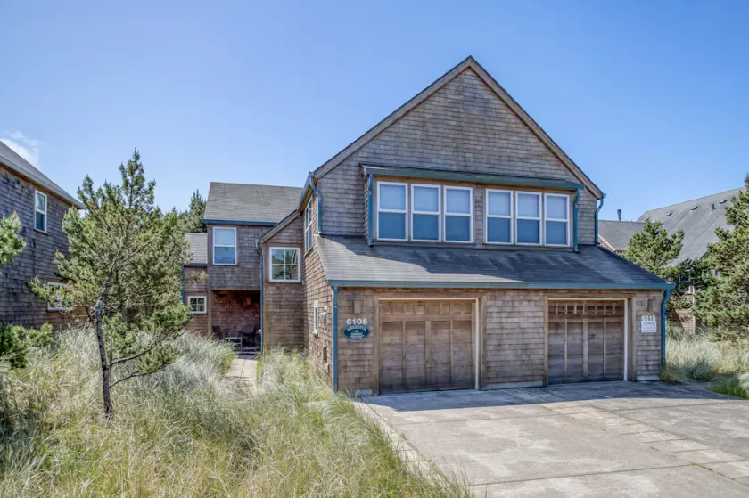 Beautiful Pacific City Beach Home in Shorepine Village - Image 1
