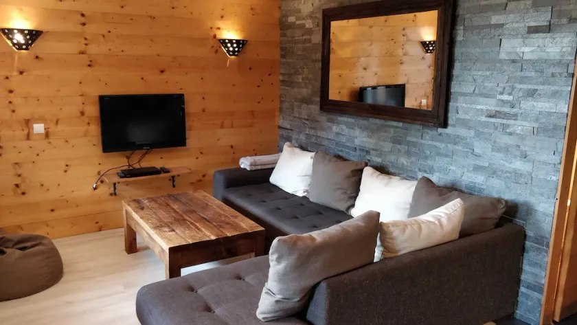 Valmorel Duplex, 3 bedrooms, 6-8 pers - Skis at your feet, in the heart of the resort - Image 1
