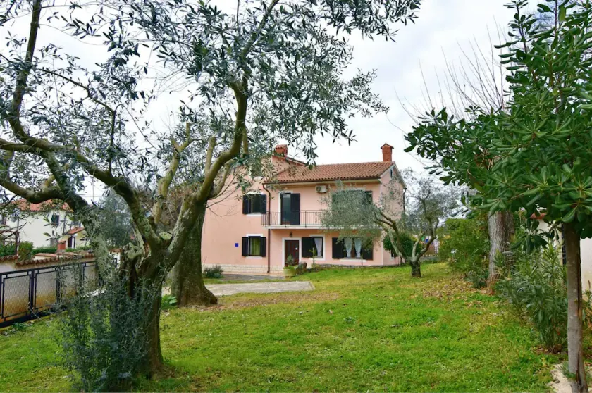 Holiday home modernly equipped for groups, families and friends - Image 1