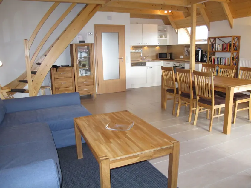 Nice apartment in villa for 6 guests with TV, terrace and pets allowed - Image 1