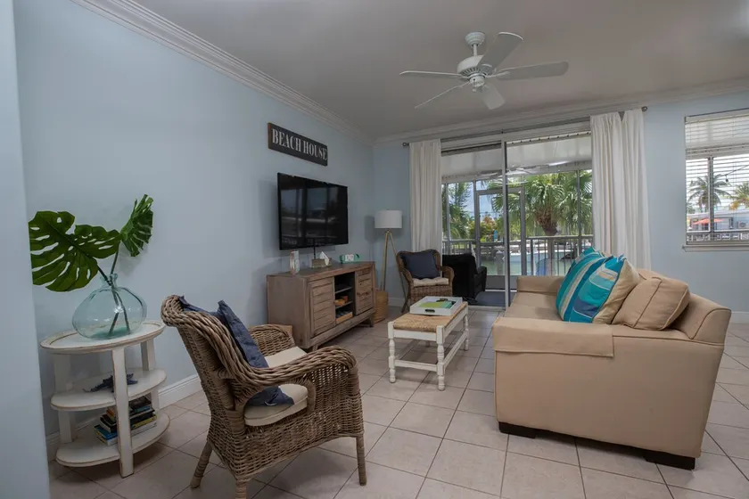 Nice and cozy home is just a short walk to the beach and pool! - Image 1