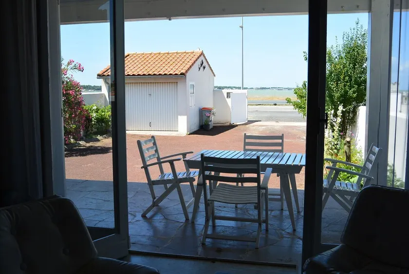 Komfortabelt hus med havudsigt i Rivedoux-bugten - Image 1