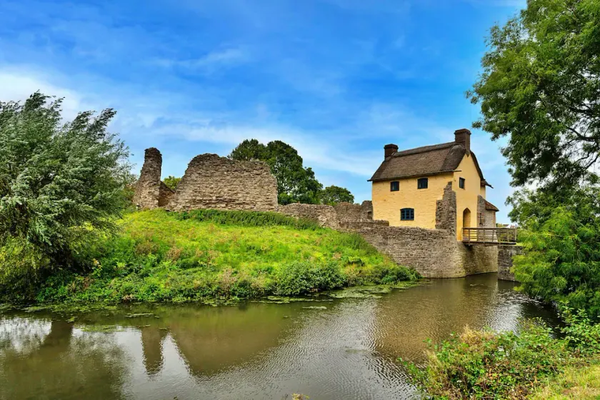 1 Bedroom Cottage in Stogursey, No Deposit - Image 1