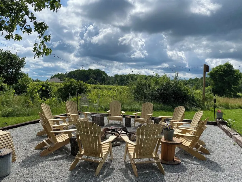 Great location to enjoy winery hopping, and close to the Spire Institute! - Image 1