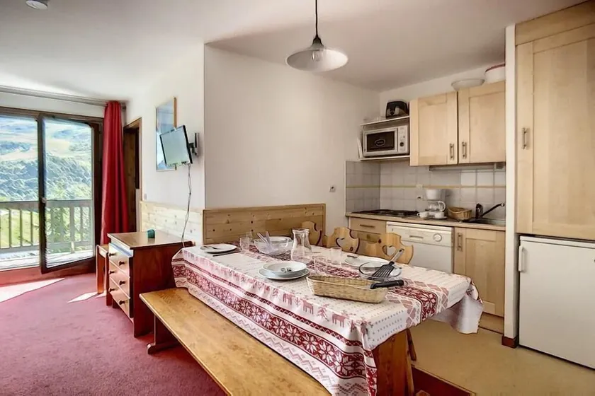 3ème étage, balcon, télévision, casier à ski, 30m², Les Menuires - Image 1