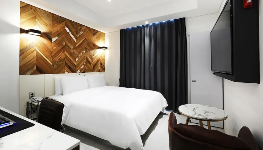 Jincheon Alma Business Hotel - Image 1