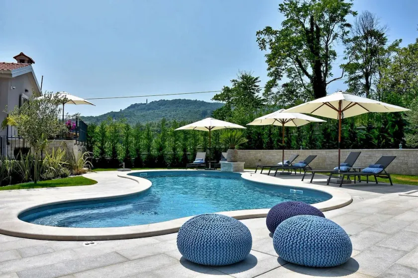 Villa Magica with Pool - Image 1