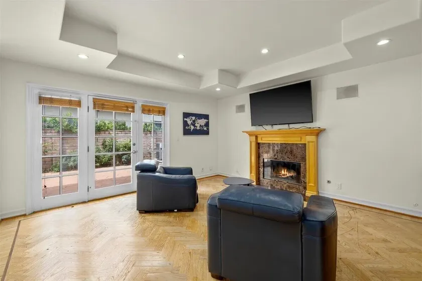 GORGEOUS VILLA IN SHERMAN OAKS PRIVATE LOCATION - Image 1