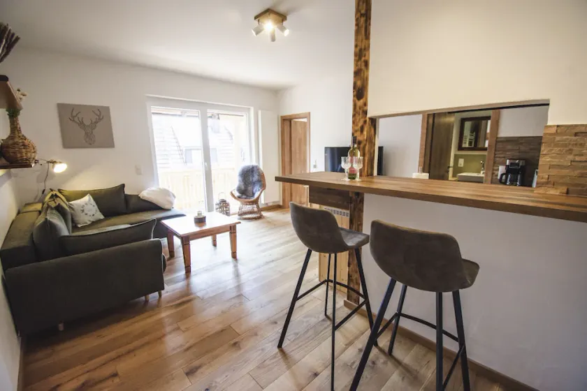 New, romantic Rotmilan holiday apartment with a view of the mountains - Image 1