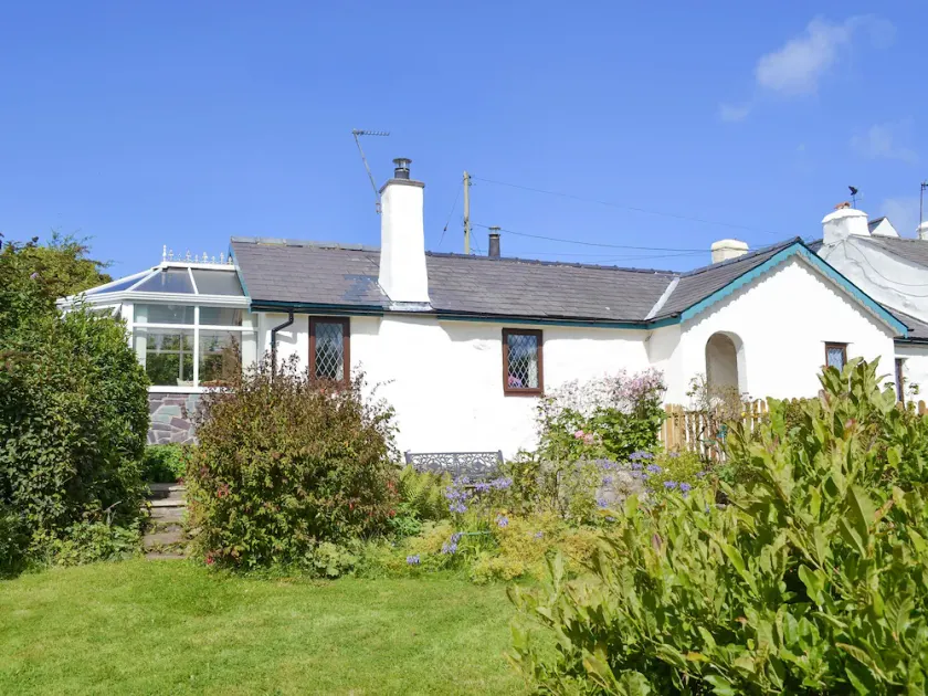 2 chambres à coucher à Llanddona, near Bangor - Image 1