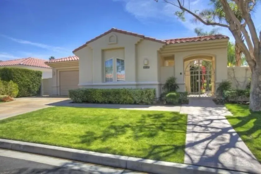 Executive Home with all the bells and whistles! 3br-227100 - Image 1